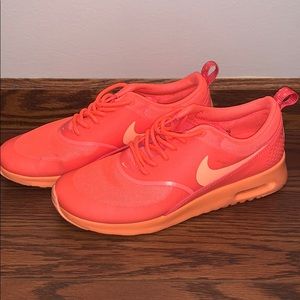 Coral Nike Air Max Thea